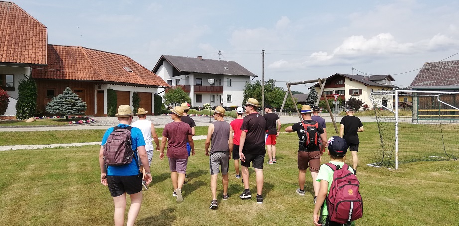 Jugendzeltlager 2019 - Wanderung zum Attersee