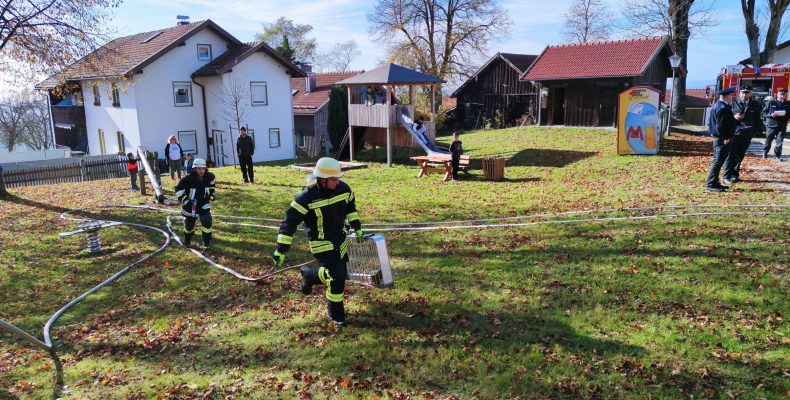 FF Kreuzberg - Leistungsabzeichen 2024 - Schlauchtrupp im Einsatz