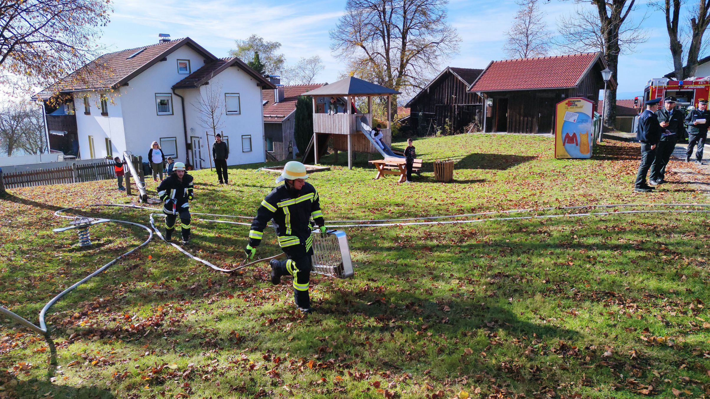 FF Kreuzberg - Leistungsabzeichen 2024 - Schlauchtrupp im Einsatz