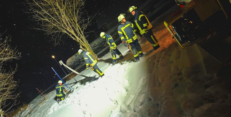 FF Kreuzberg - Hauptübung Feuerwehr im Winter - Löschwasserbehälter Kreuzberg Anger