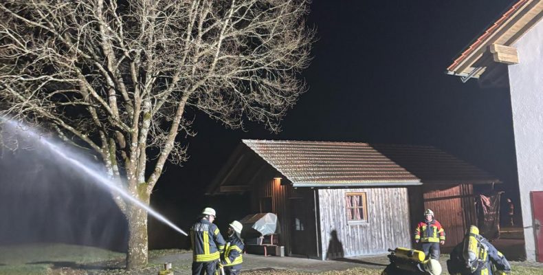 FF Kreuzberg - Gemeinschaftsübung Bierhütte 2025 - Wasserabgabe