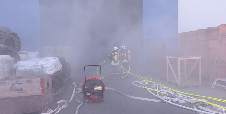 FF Kreuzberg - Gemeinschaftsübung Ahornöd - Vorbereitungen für die Überdruckbelüftung