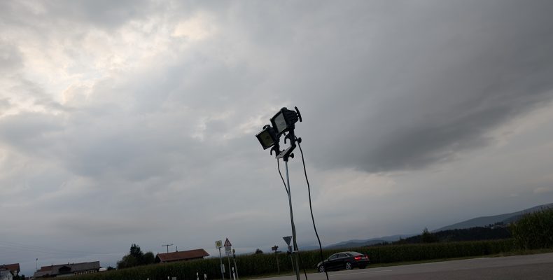 FF Kreuzberg - Leistungsspange und Beleuchtungsgerät - Strahler auf dem Stativ