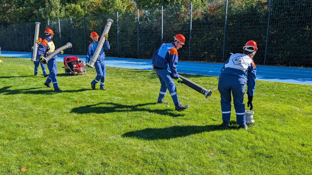 FF Kreuzberg - Leistungsspange 2025 - Löschangriff - Aufbau der Saugleitung