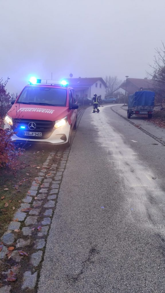 FF Kreuzberg - Einsatz - Ölspur in Kreuzberg - Blick auf die Straße