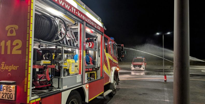 FF Kreuzberg - Jugendübung - Fahrzeugbrand - 13.11.2025 - Blick auf die Übung
