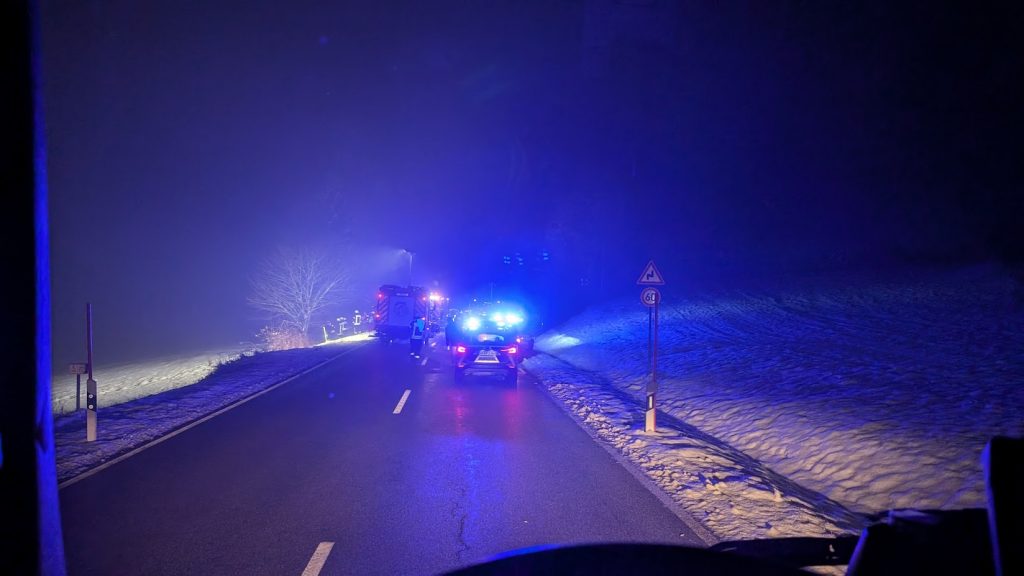 FF Kreuzberg - Verkehrsunfall B533 - 25.11.2025 - Blick auf die Einsatzstelle