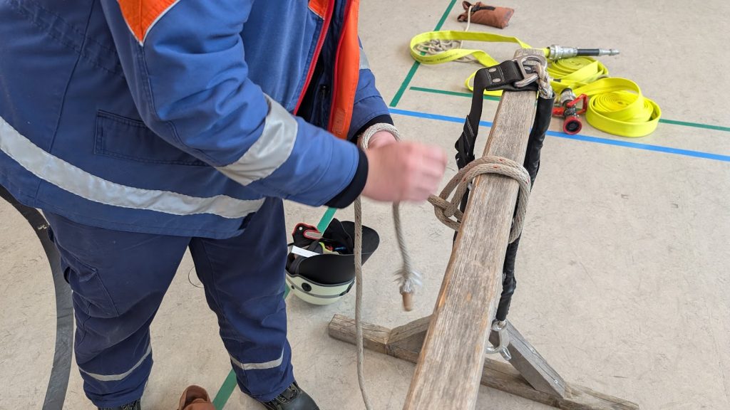 FF Kreuzberg - Wissenstest 2025 - Knoten und Stiche