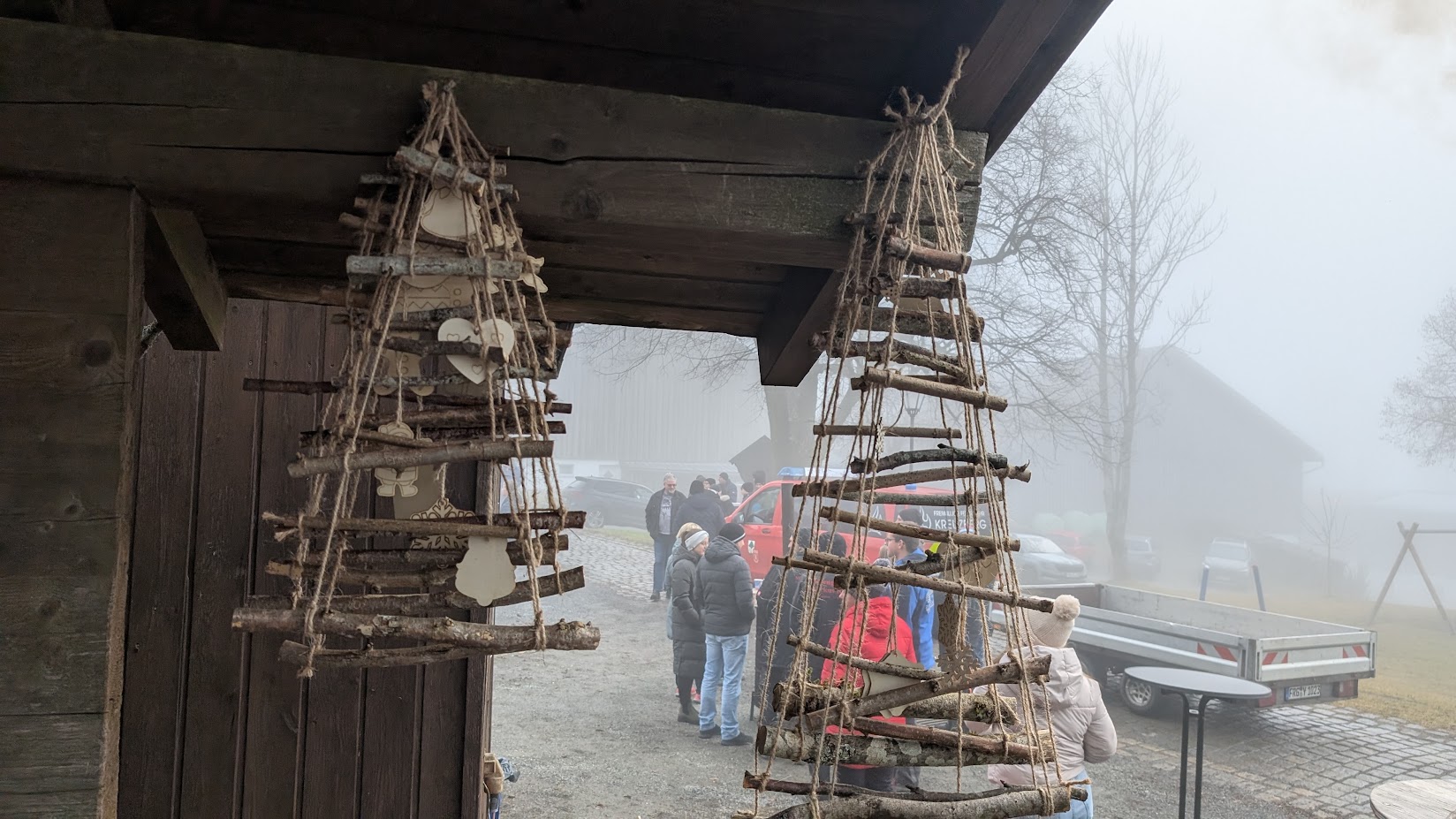 FF Kreuzberg - Christbaumverkauf 2025 - Gebastelt von der Kinder und Jugendfeuerwehr
