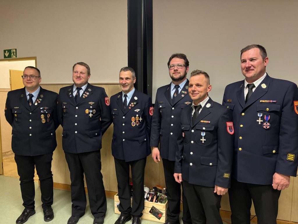 FF Kreuzberg - Generalversammlung 2026 - Die neue Führung der FF Kreuzberg zusammen mit der Inspektion