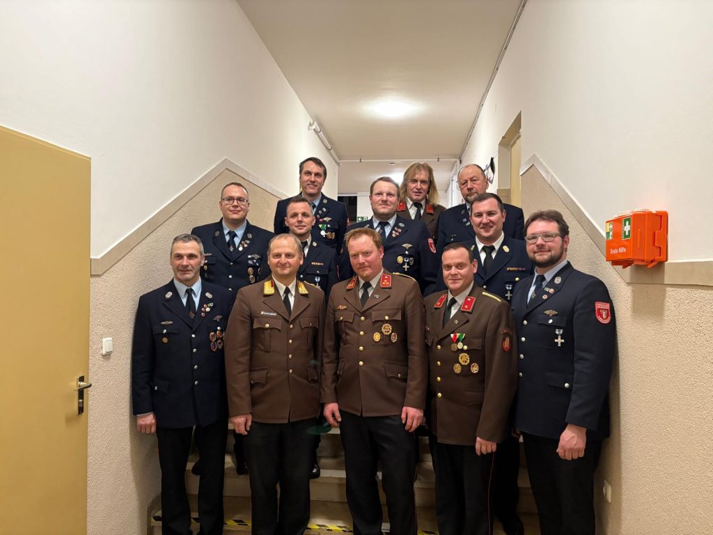 FF Kreuzberg - Generalversammlung 2026 - Gruppenbild der alten und neuen Führung