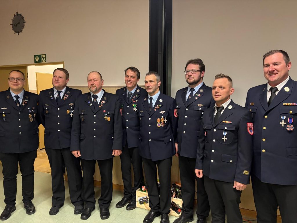 FF Kreuzberg - Generalversammlung 2026 - Gruppenbild der alten und neuen Führung sowie der Inspektion