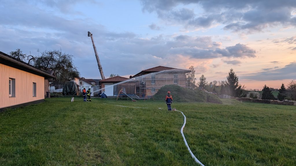 FF Kreuzberg - Gemeinschaftsübung Neureut 2026 - Aufbau Löschangriff