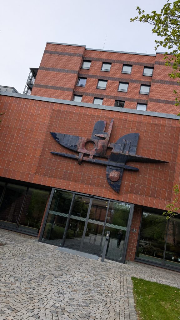 FF Kreuzberg - Leiter einer Feuerwehr - Staatliche Feuerwehrschule Regensburg Eingang