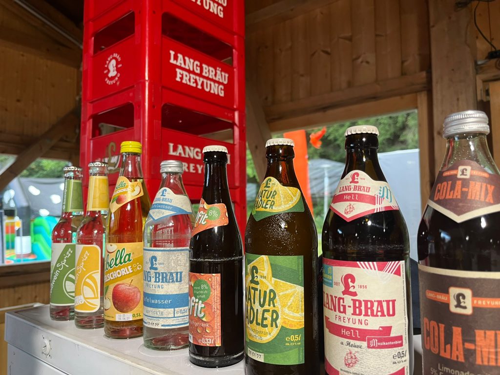 FF Kreuzberg - Bewirtung Sommerfest - Blick auf die Band