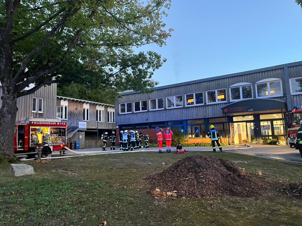 FF Kreuzberg - Gemeinschaftsübung - Blick auf das Objekt