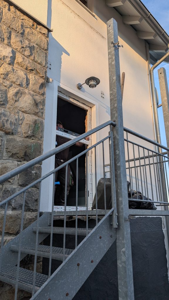 FF Kreuzberg - Baustellen-Update 16.10.2026 - Einbau Fenster